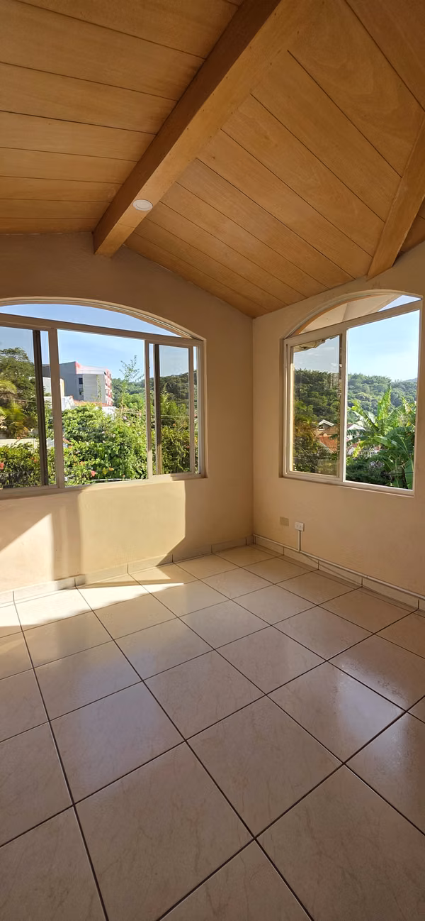 Rental Studio room in Summits of Esmeralda St. ELENA