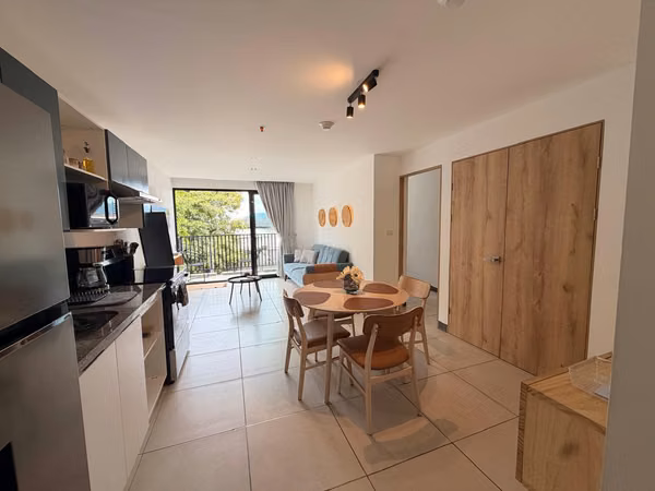 _ The apartment has only 1 year of construction and has valu