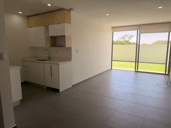 Apartment with garden for rent - 124; First level - Colonia Escalón