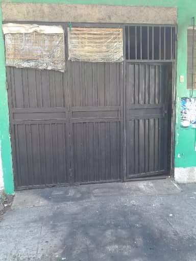 Rental for Tapiceria.