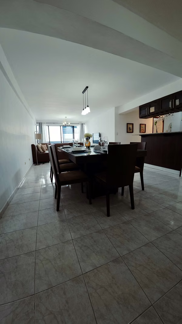Alquilo! Amplio y amueblado apartamento en Colonia Escalon!
