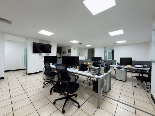 EN VENTA | OFICINA CORPORATIVA EN GRAN PLAZA – OFICINA 208, SAN BENITO, SAN SALVADOR