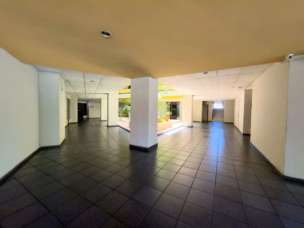 EN VENTA | OFICINA CORPORATIVA EN GRAN PLAZA – OFICINA 208, SAN BENITO, SAN SALVADOR