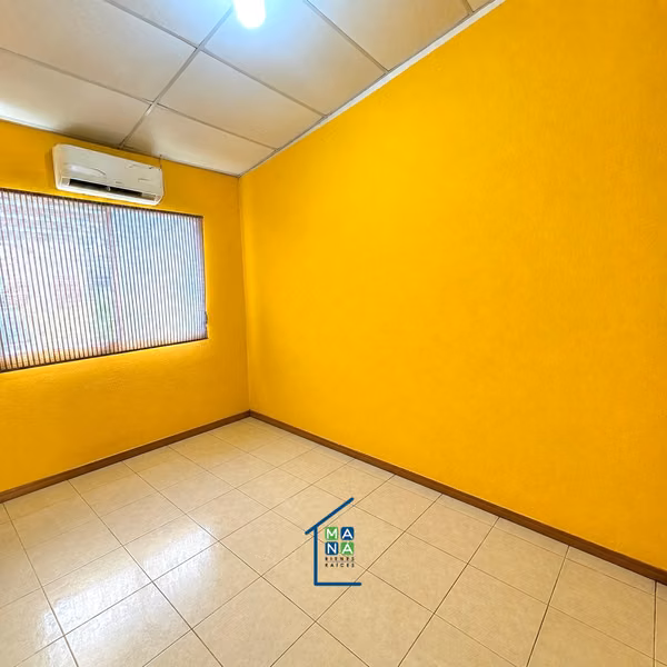 VENDO CASA EN RES. JACARANDAS, ZACATECOLUCA