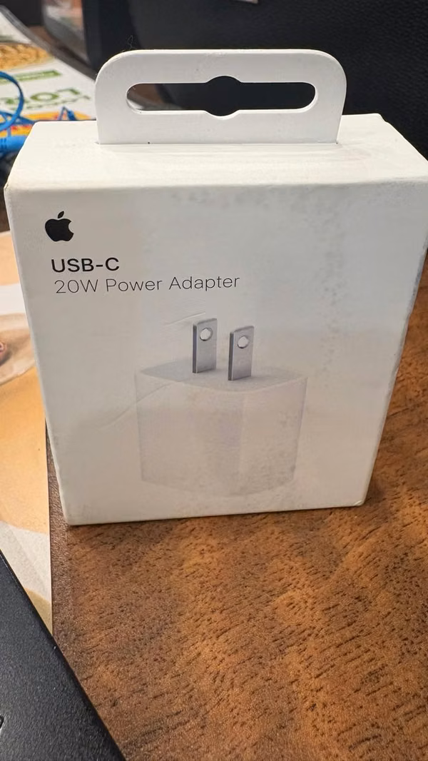 ORIGINAL IPHONE CHARGER TYPE C NEW SEALED BOX
