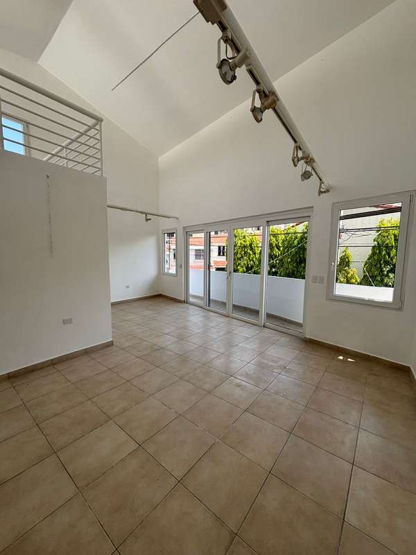 STEP SALE HOUSE $475,000 PRIVATE