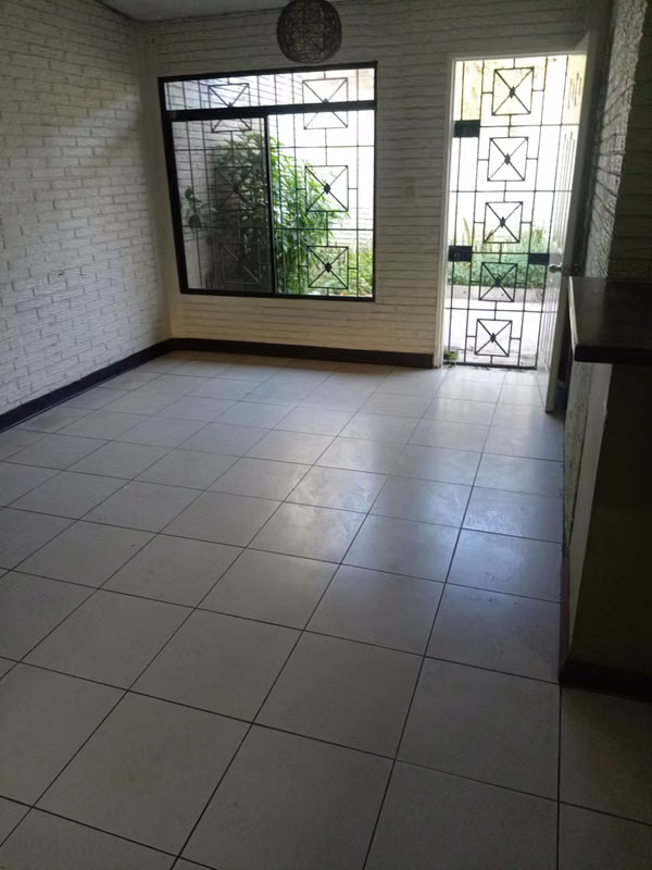 Alquiler de casa en La Cima 3 de un nivel San Salvador