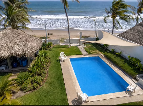 Beautiful Rancho in Playa San Diego, La Libertad