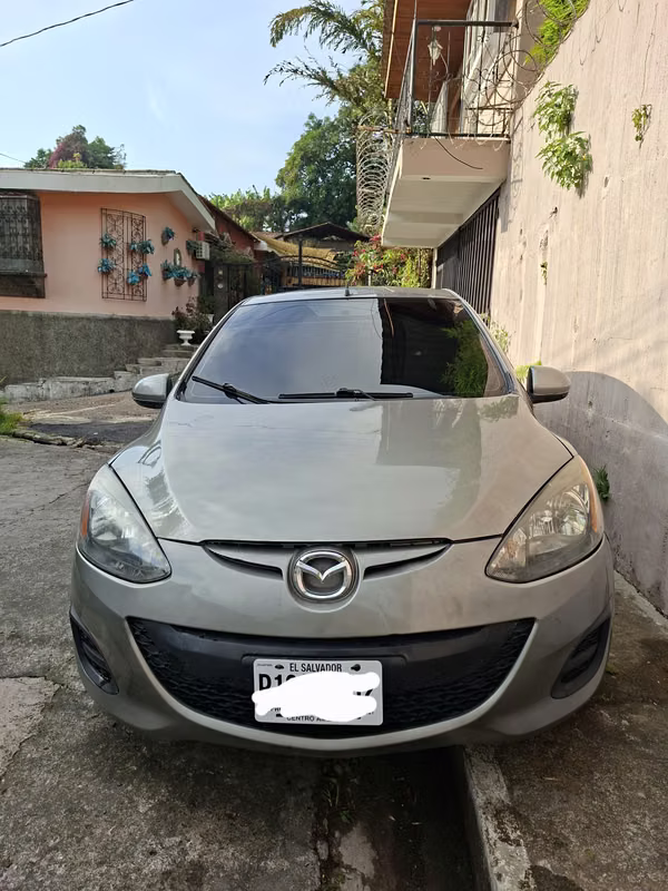 Vendo o cambio por un sedán del mismo precio o ribete a mi favor
