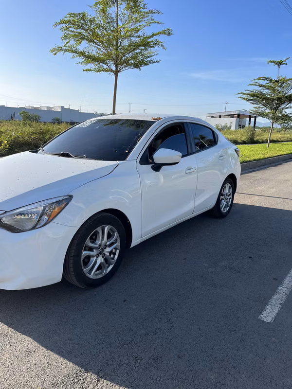 TOYOTA YARIS IA 2018, NEGOTIABLE PRICE