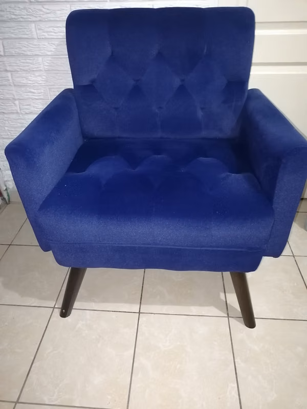 Sale of Individual Chair for travel, ideal for small Airbnb conditioning