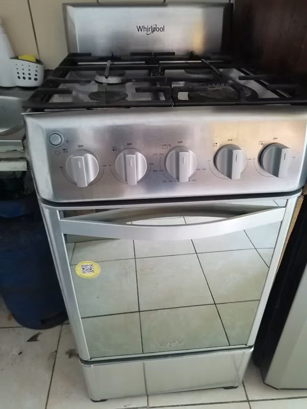 KITCHEN SALE WHIRLPOOL.FOR BDR TRAVEL AND IDEAL FOR SMALL AIRBNB CONDITIONING.