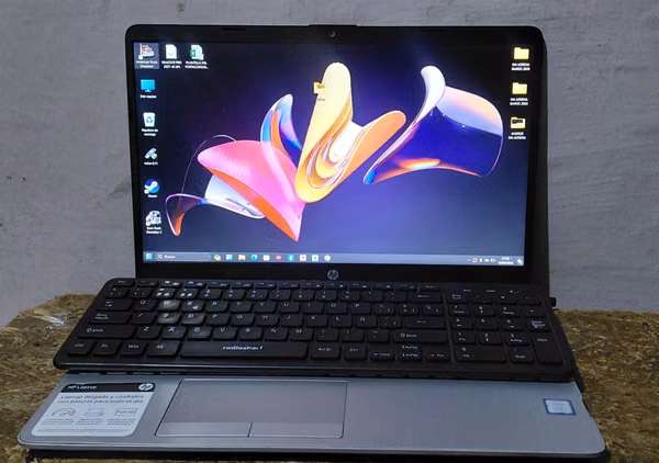 VENDO LAPTOP SLIM HP iCORE 7 16GB RAM Y 250GB M2