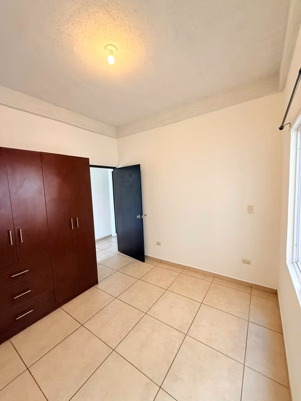 SE ALQUILA APARTAMENTO TORRE KAIROS LOMAS DE SAN FRANCISCO, VACIÓ, tiene 120 mts2, 3 habitaciones, área de servicio comp