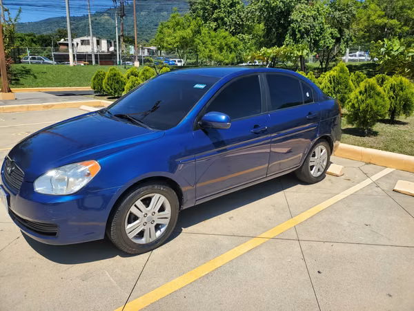 It is sold Hyundai Accent 2011 Automatic - 153,000 km $4,7000.00