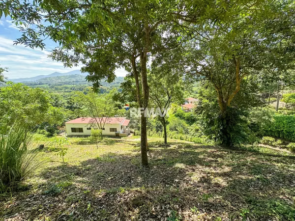 Hacienda de Recreo con Vista al Volcán de San Salvador — Tepecoyo, La Libertad