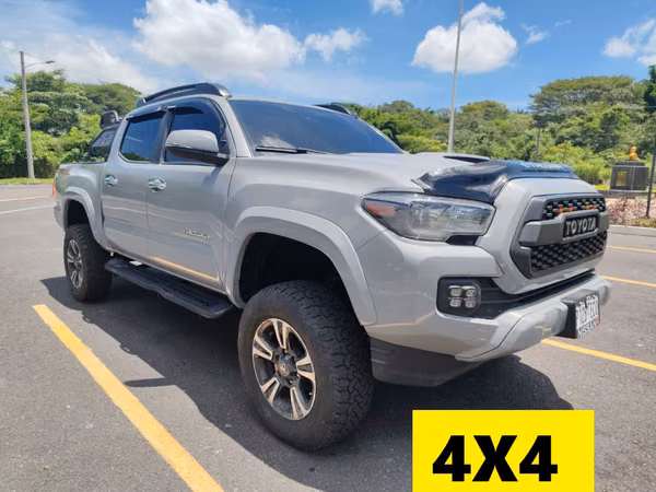  TOYOTA TACOMA DOBLE CABINA  2019 , 4X4,PIÑON DE MONTAÑA, TODO EN EXCELENTE ESTADO, SI VE EL ANUNCIO ES PORQUE SI ESTA D
