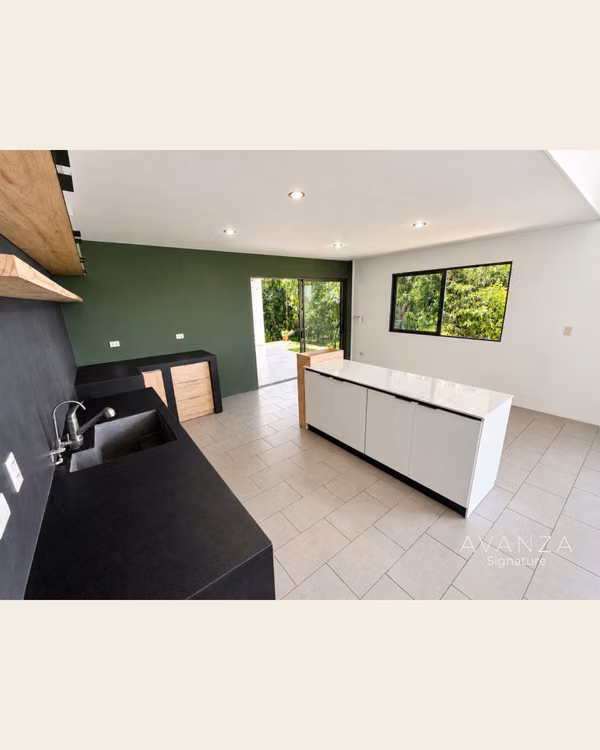 One bedroom. Three terraces. Ocean views.