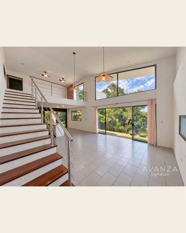 One bedroom. Three terraces. Ocean views.