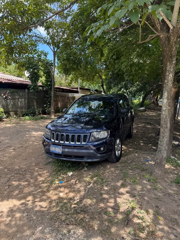 Jeep compass 2014 negotiable price.