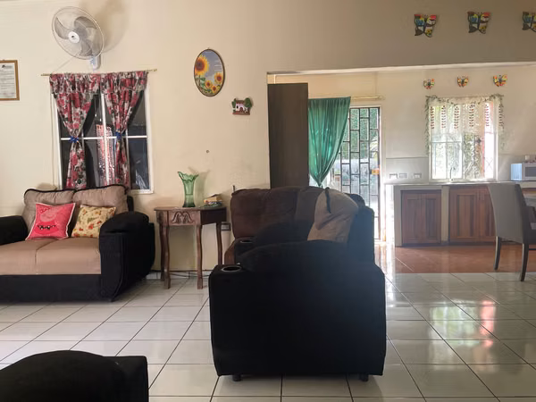 HOUSE WITH LAND FOR FUTURE CONSTRUCTIONS IN QUEZALTEPEQUE, FREEDOM