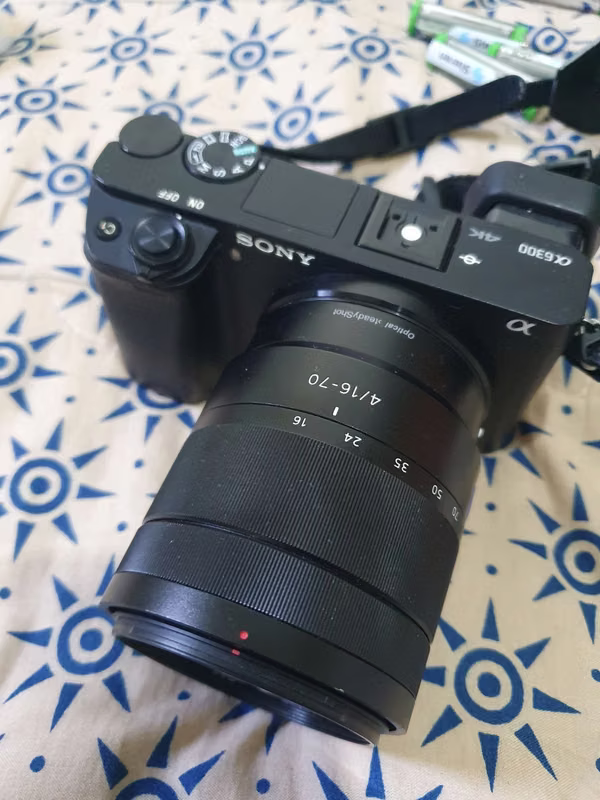 Sony A6300 Mirrorless camera + new complete equipment