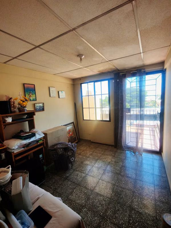 Venta de casa en Residencial Loma Linda, cerca del Estadio Cuscatlán