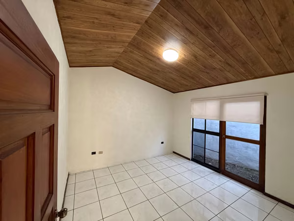 VENTA CASA ANTIGUO CUSCATLAN RES. CUMBRES DE LA ESMERALDA