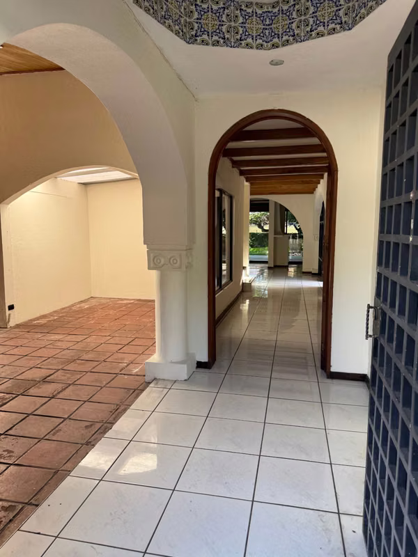 VENTA CASA ANTIGUO CUSCATLAN RES. CUMBRES DE LA ESMERALDA