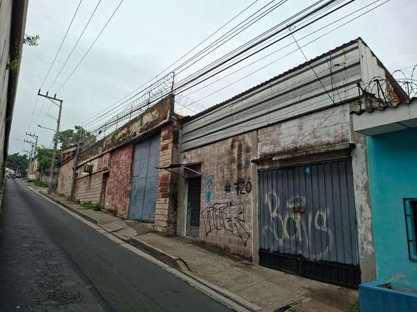 Real estate sale to repair, area of a lot of luxury, Boulevard Venezuela