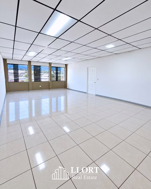 Premises in ALQUILER over Av. Bernal, ideal for office, veterinary clincas, etc