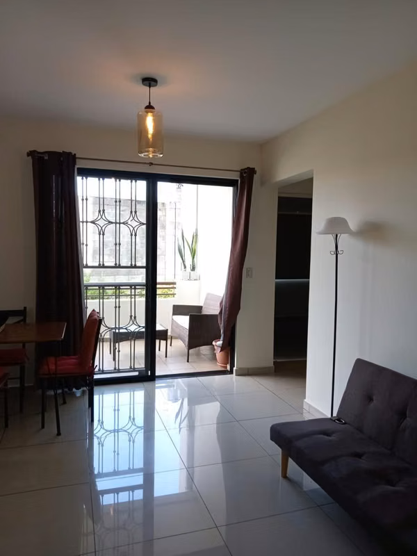 Venta apartamento Col. San Mateo, excelente ubicación, aire acondicionado y 2 parqueos