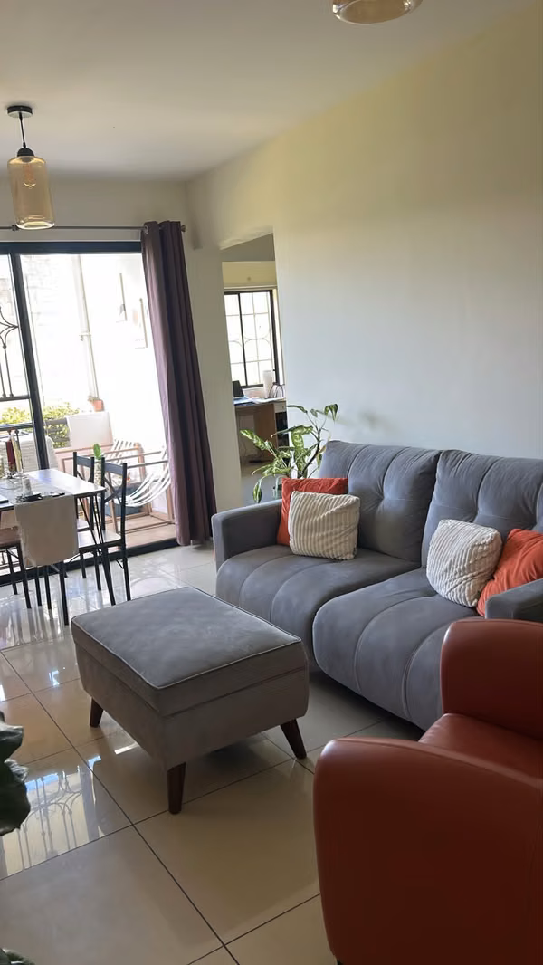 Venta apartamento Col. San Mateo, excelente ubicación, aire acondicionado y 2 parqueos
