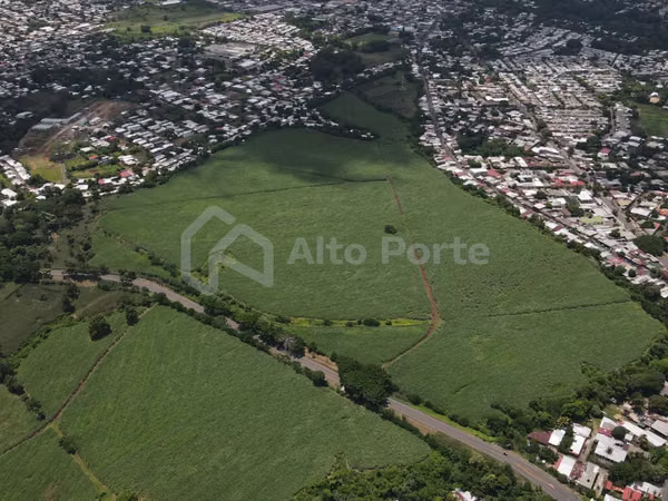 Terreno en venta en Ahuachapán con vocación habitacional