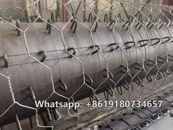 2026 Machine for making hexagonal mesh - 124; equipment for fencing mesh