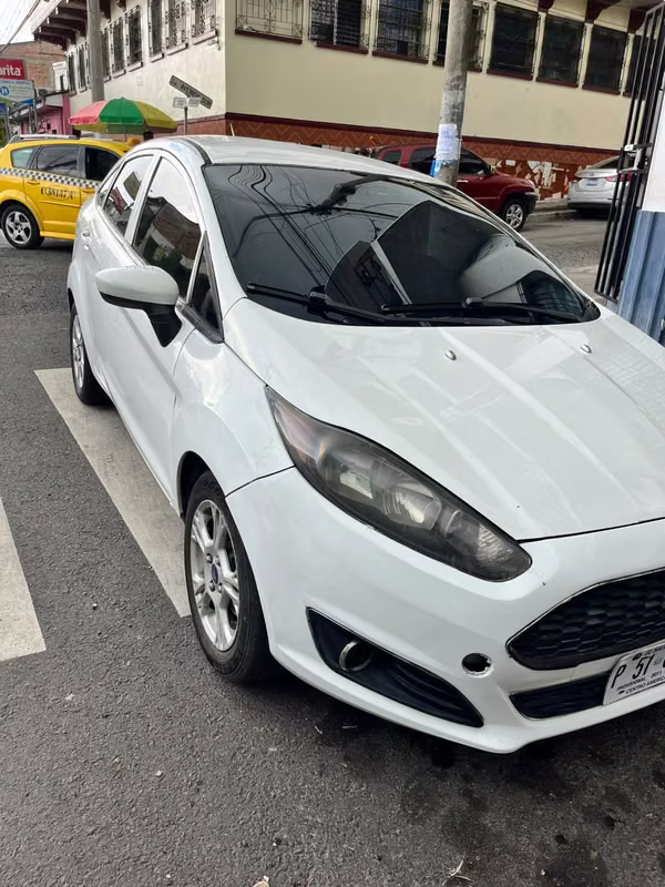 FORD FIESTA 2015