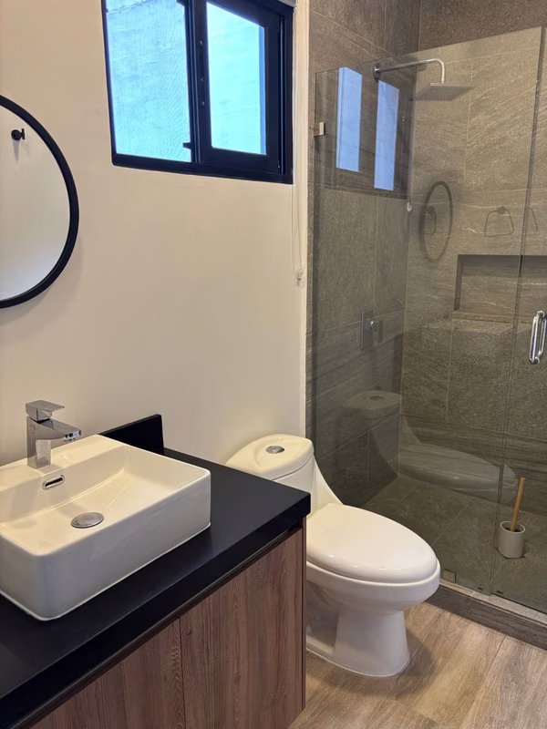 ALQUILER CASA MODERNA EN RESIDENCIAL LOS SUEOS  SIN MUEBLES