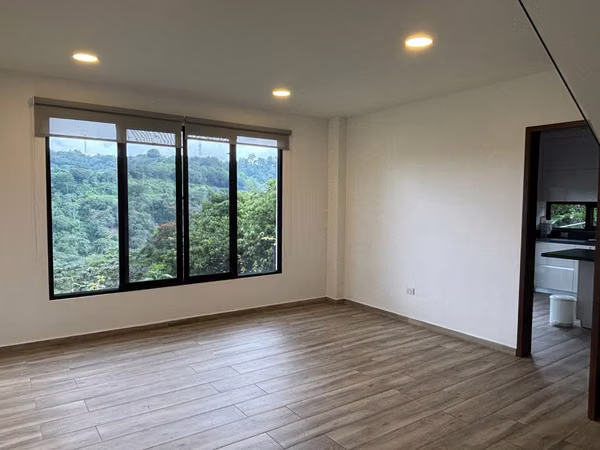 ALQUILER CASA MODERNA EN RESIDENCIAL LOS SUEOS  SIN MUEBLES