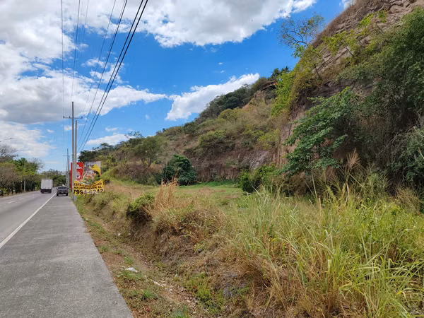 INVESTORS!! PREMIUM COMMERCIAL LAND 22,375 V ² STREET TO THE AIRPORT IN FRONT OF STREET