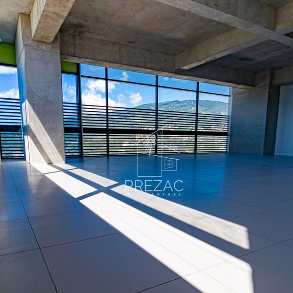 Local Médico en Alquiler 105m² · Piso 16 · Torre Humana San Benito · $2,300/mes