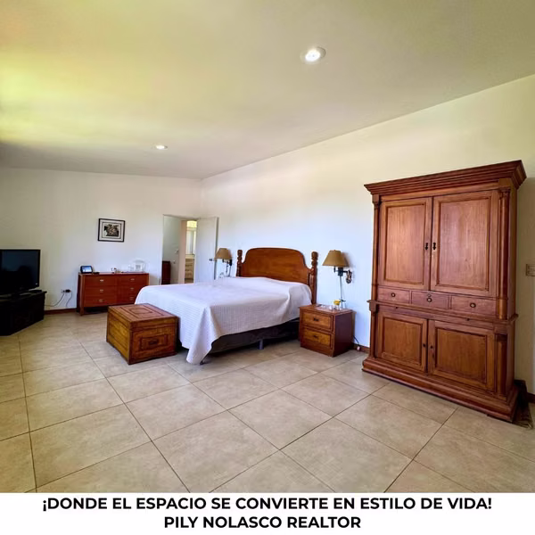 AMPLIA CASA REMODELADA EN VENTA EN LOMAS DE SAN FRANCISCO SAN SALVADOR