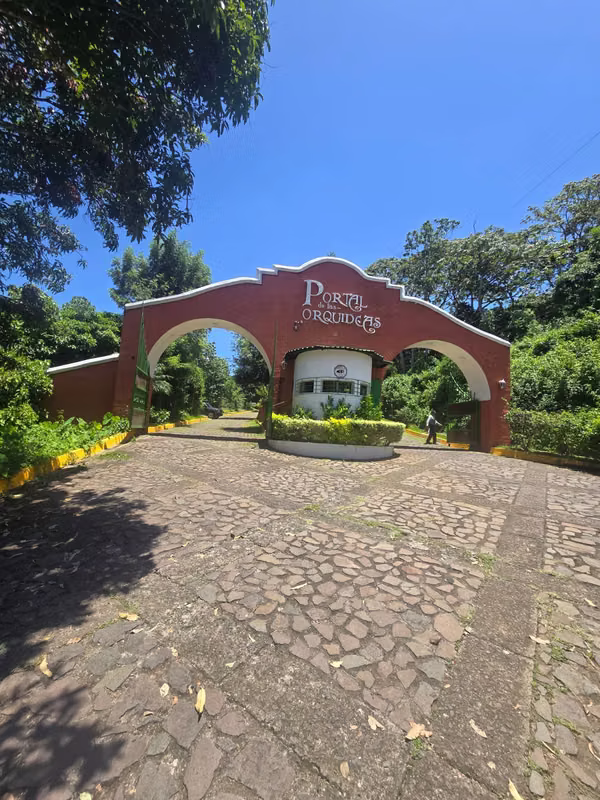 SALE CASE / FLORAL CABAÑA in the exclusive Resid. Portal de las Orquideas, Juayúa