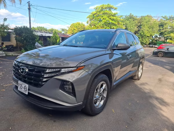Hyundai Tucson AWD 2024 (good air bags and 45k real miles)