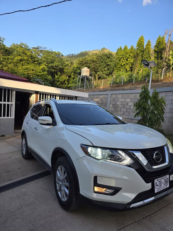 Sendo Nissan Rogue 2,018 AWD