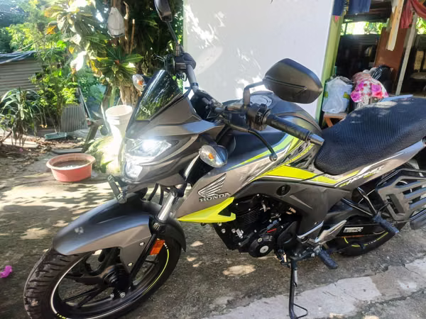 Sell Honda Hornet 160R with 10 thousand mileage 2025