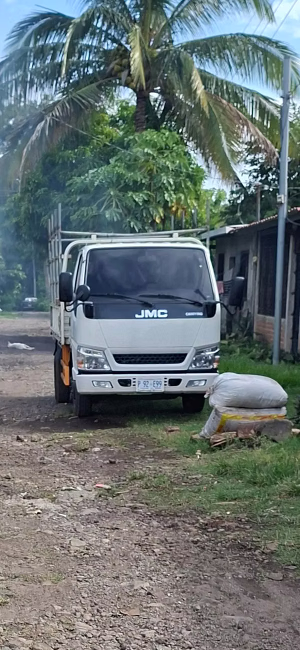 ALQUILO CAMION JMC