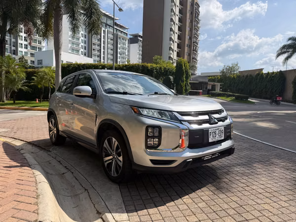 MITSUBISHI OUTLANDER SPORT 2024 SE BOLSAS BUENAS (TODAS)