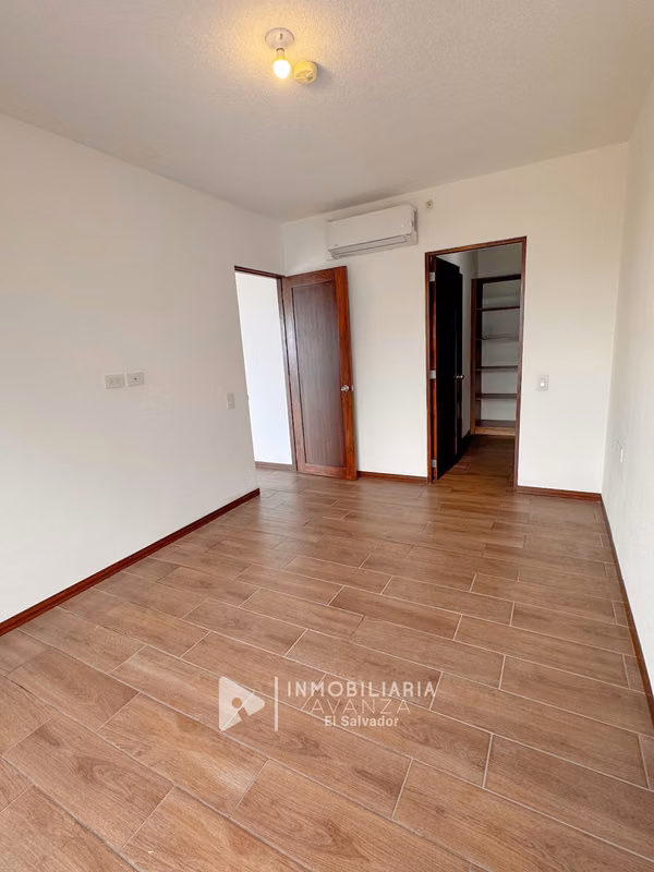 Col. Escalón | 3 habitaciones | 3 baños | vistas al volcán y la ciudad |$1,450