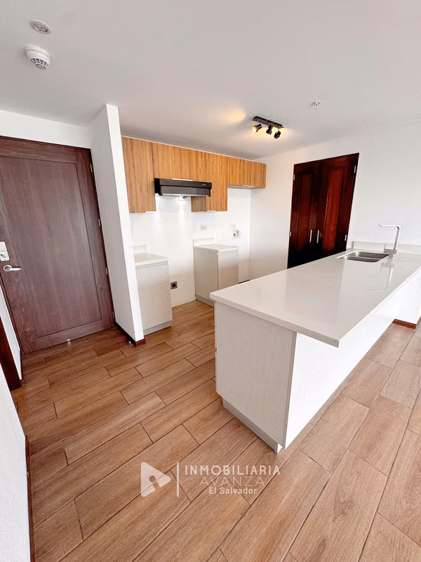 Col. Escalón | 3 habitaciones | 3 baños | vistas al volcán y la ciudad |$1,450