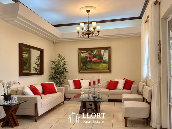 Casa en VENTA en Cumbres de Cuscatlán